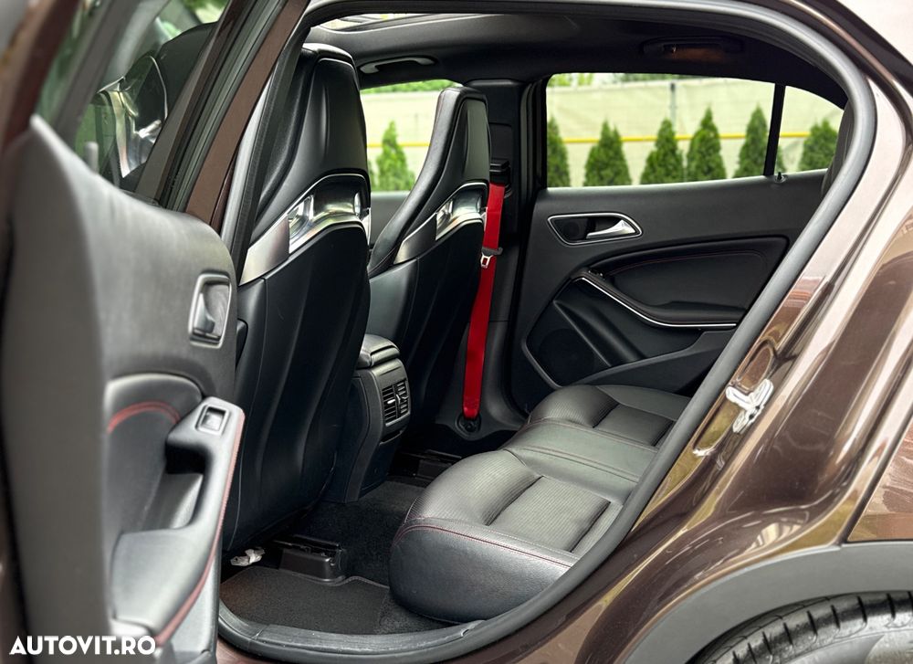 Mercedes-Benz GLA AMG 45 4Matic AMG Speedshift 7G-DCT - 8