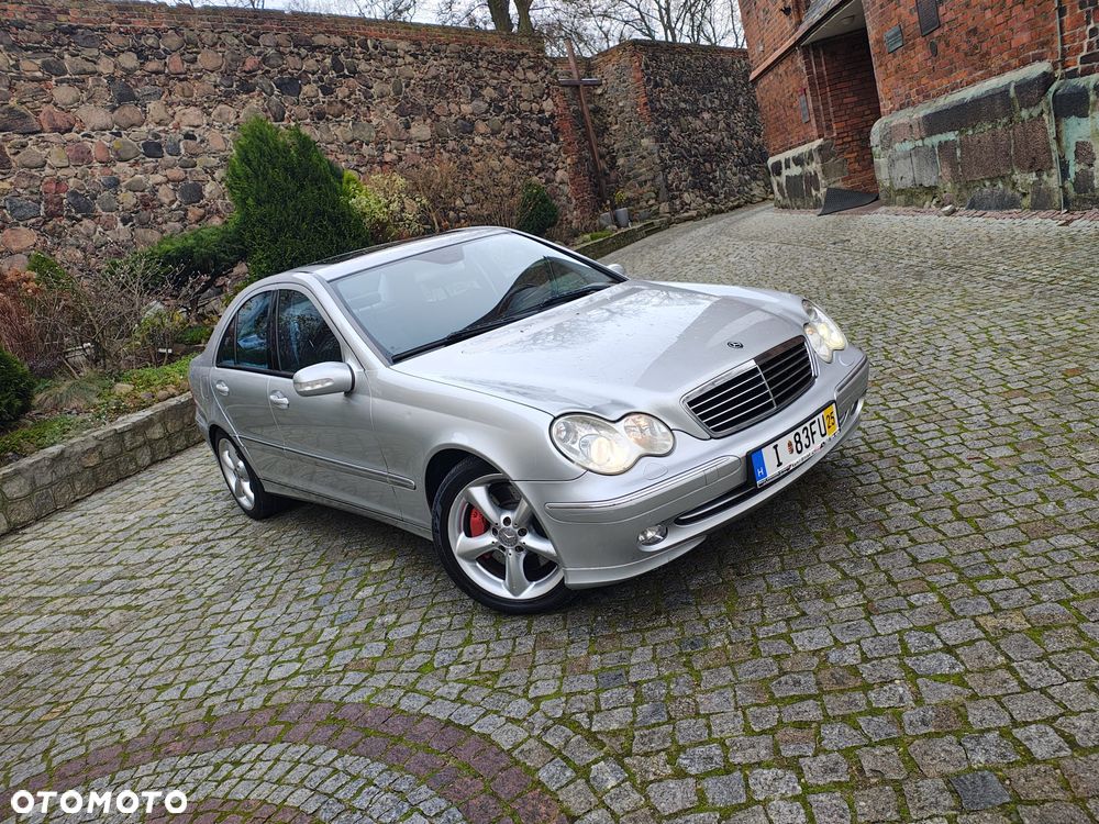 Mercedes-Benz Klasa C 200 Kompressor Avantgarde Sport Edition - 26