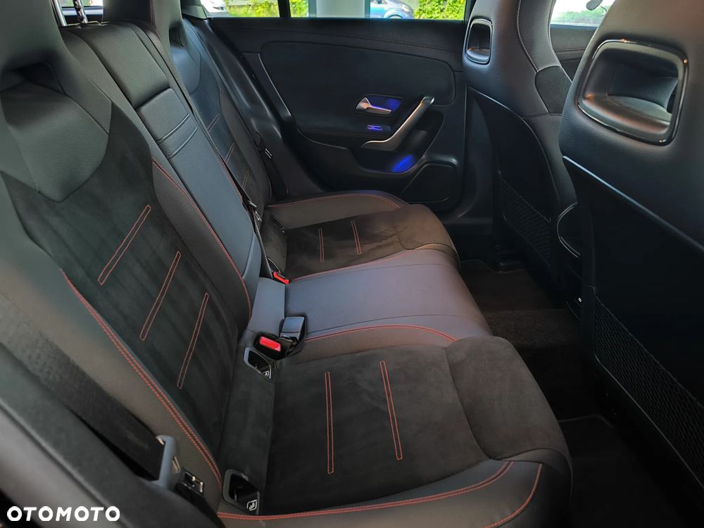 Mercedes-Benz CLA 200 AMG Line 7G-DCT - 15