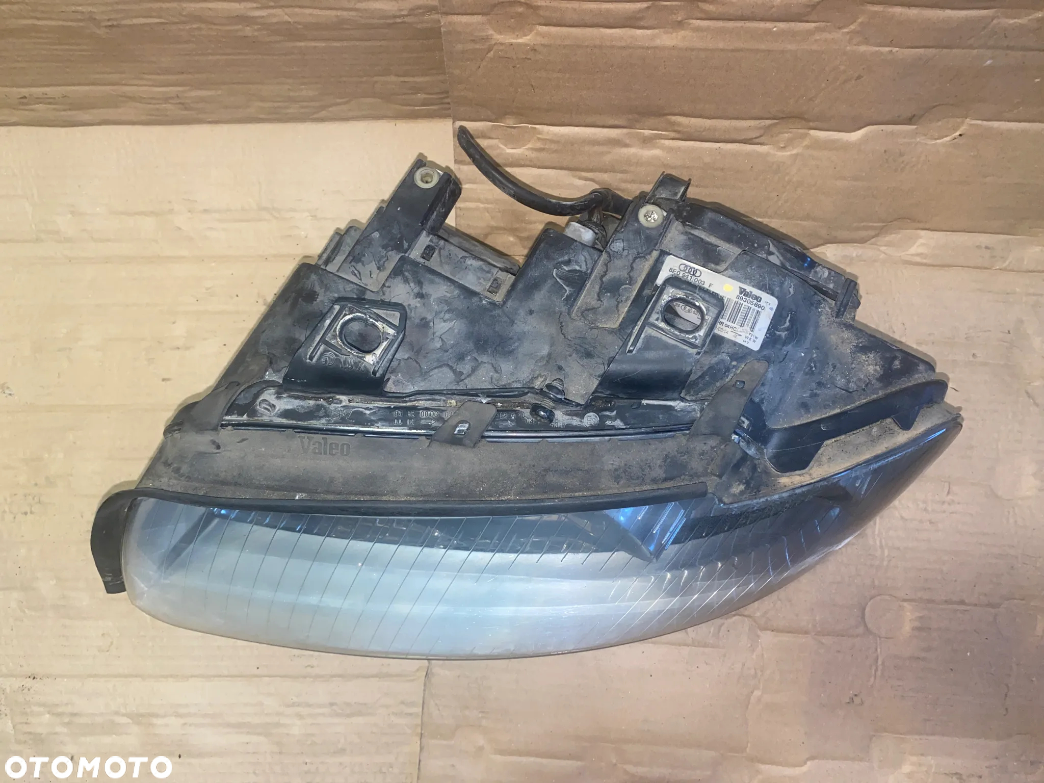 Lampa + ślizg Audi A4 B6 8E0941003F soczewka lewa OE - 2