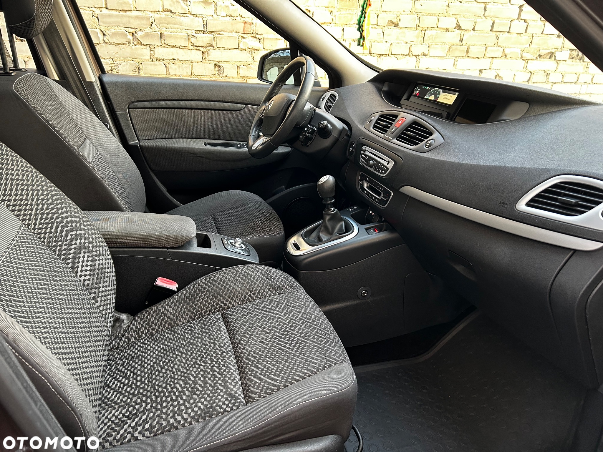 Renault Scenic 1.9 dCi Tech Run - 15