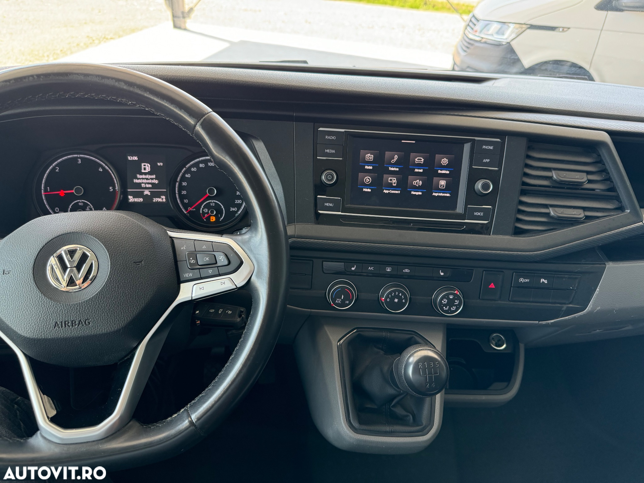 Volkswagen Transporter Kombi T6.1 2.0 TDI 81 kW KR - 21