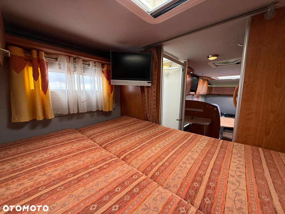 Mercedes-Benz RMB - 32