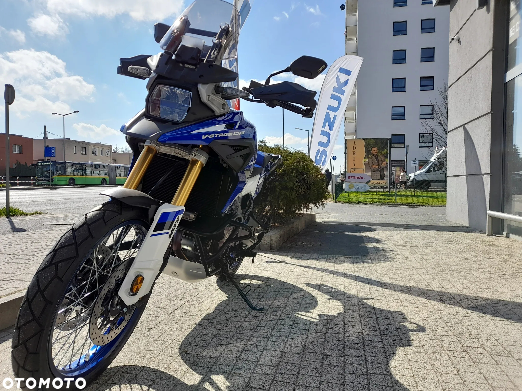Suzuki V-STROM - 6