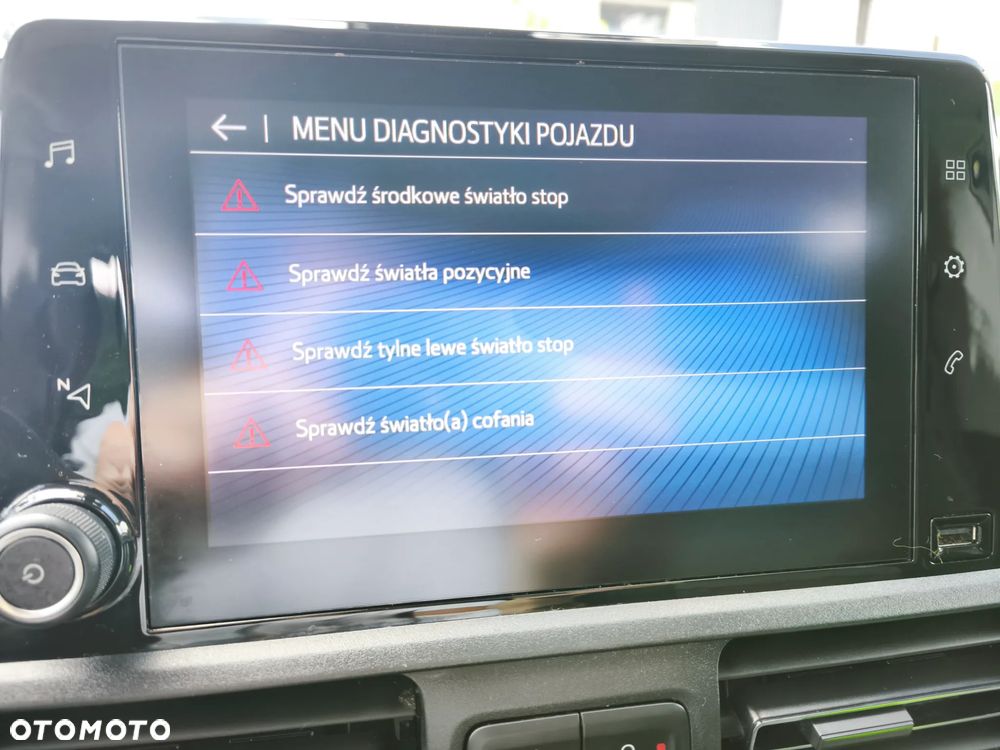 Toyota Proace City Verso 1.2 Turbo L1 Team Deutschland - 24