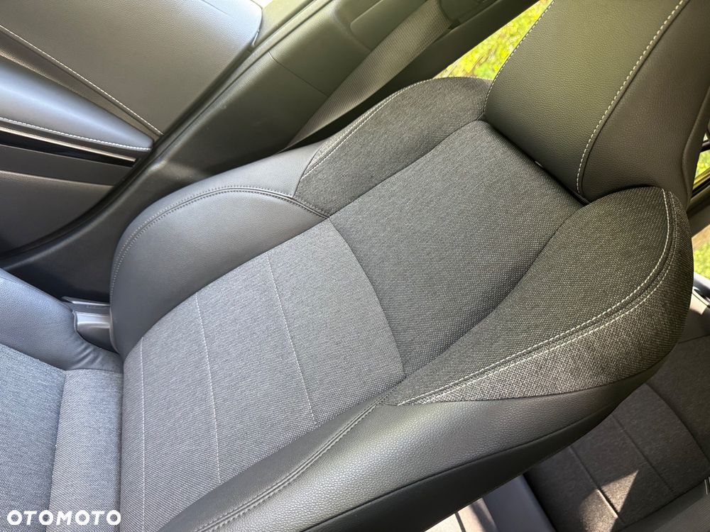 Toyota Corolla 1.8 Hybrid Executive - 33