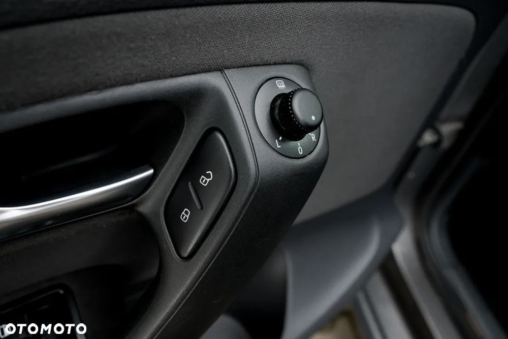 Volkswagen Polo 1.4 16V Comfortline - 12