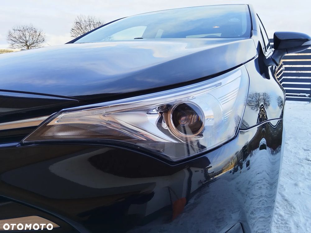 Toyota Avensis 1.8 Premium MS - 17