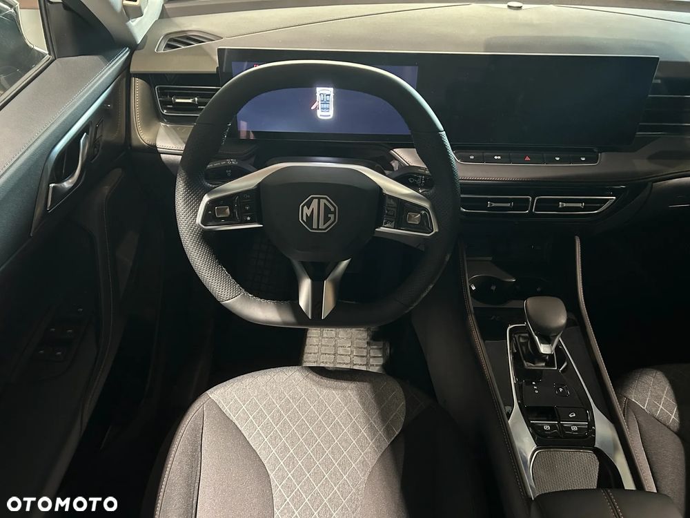 MG HS Hybrid+ - 18