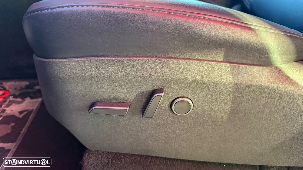 Tesla Model Y Performance Tração Integral - 43