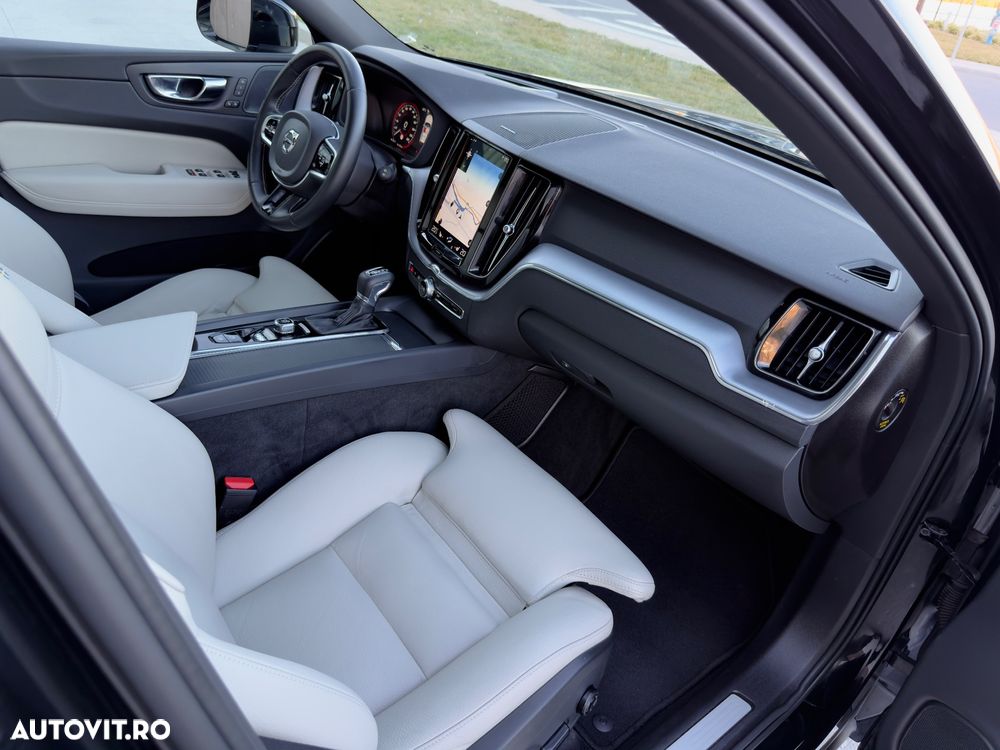 Volvo XC 60 D4 Geartronic Momentum Pro - 32