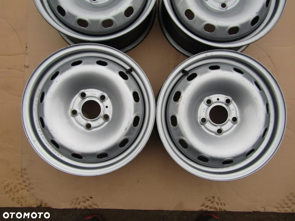 4x Felgi 16 Renault Trafic III Opel Vivaro II 6j 5x114,3 ET50 - 4