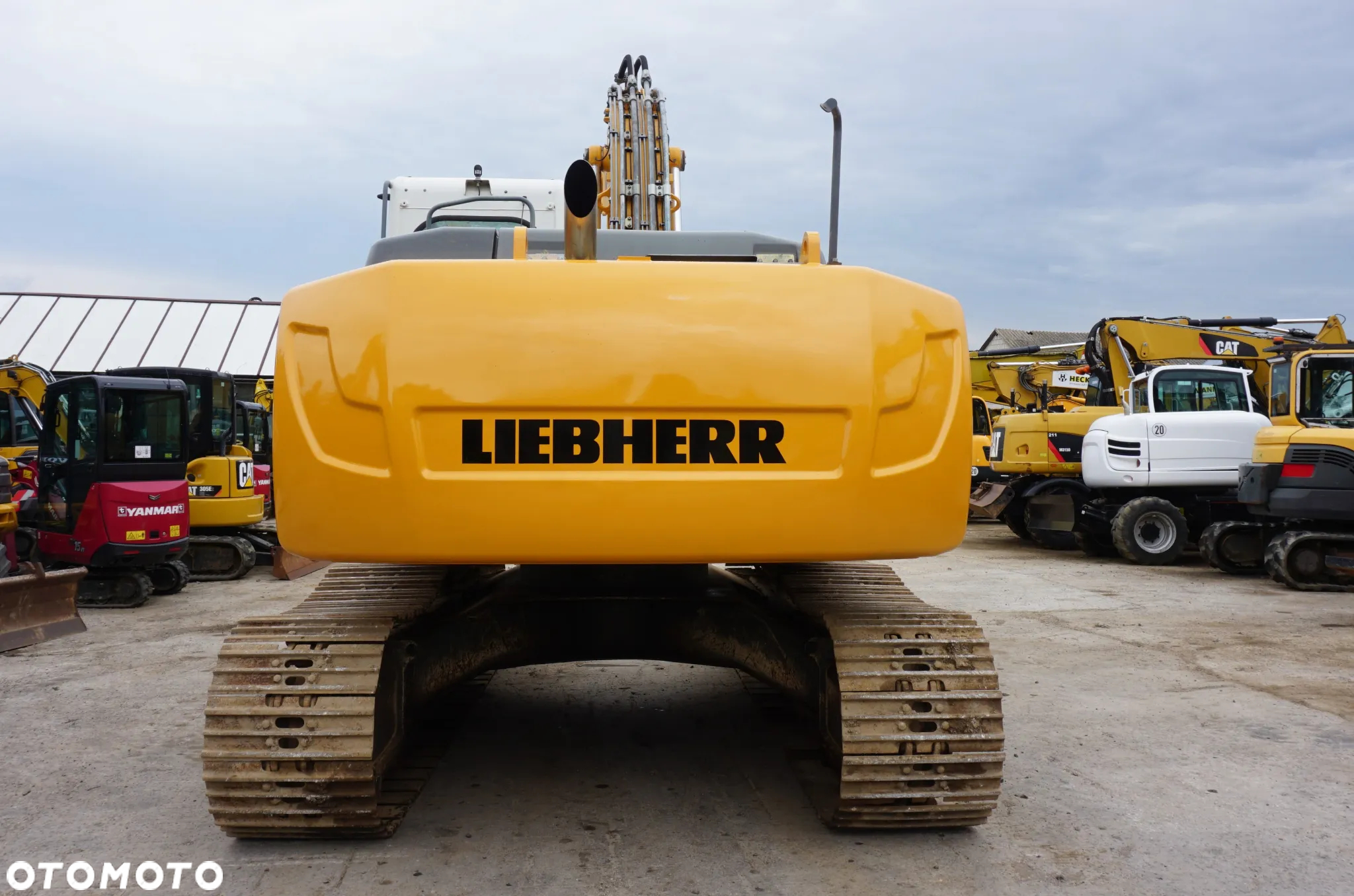 Liebherr R 906 - 4