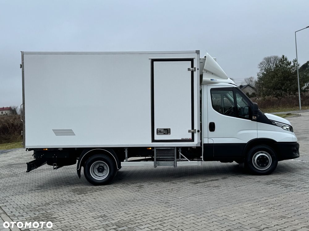 Iveco Daily‼️72C18‼️3.0 HI-MATIC Chłodnia/Mroźnia zakres -32C/+22C THERMO KING V-500 MAX Źródło Zasilania 400V Grube Ściany/Podłoga Przegroda komorowa‼️ Full LED na bliźniaku Salon Polska Poduszki Pneumatyczne DMC7200kg - 19
