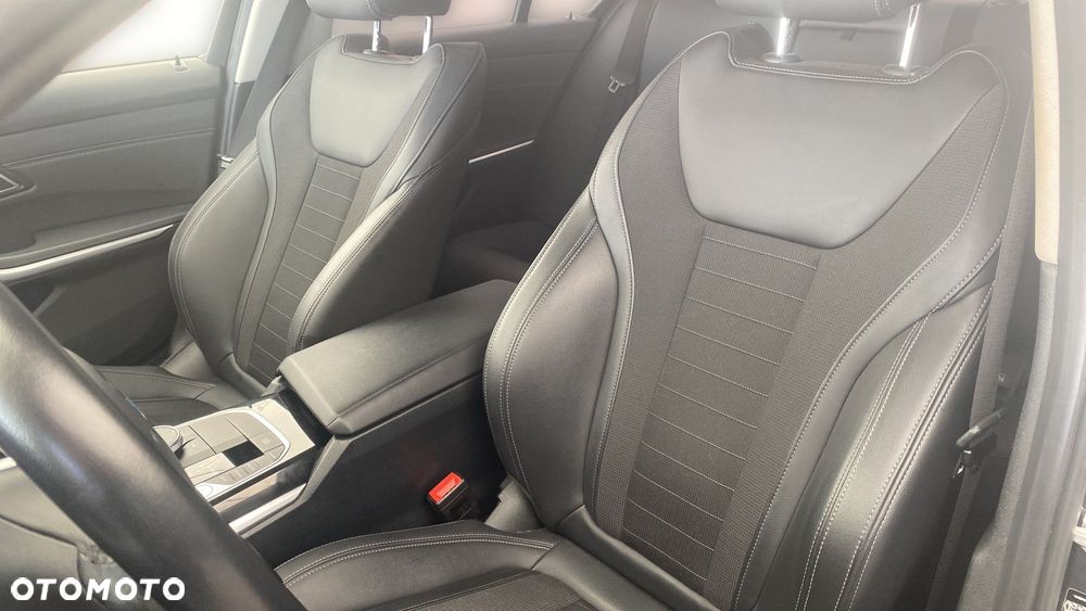 BMW Seria 3 318d Sport Line - 17