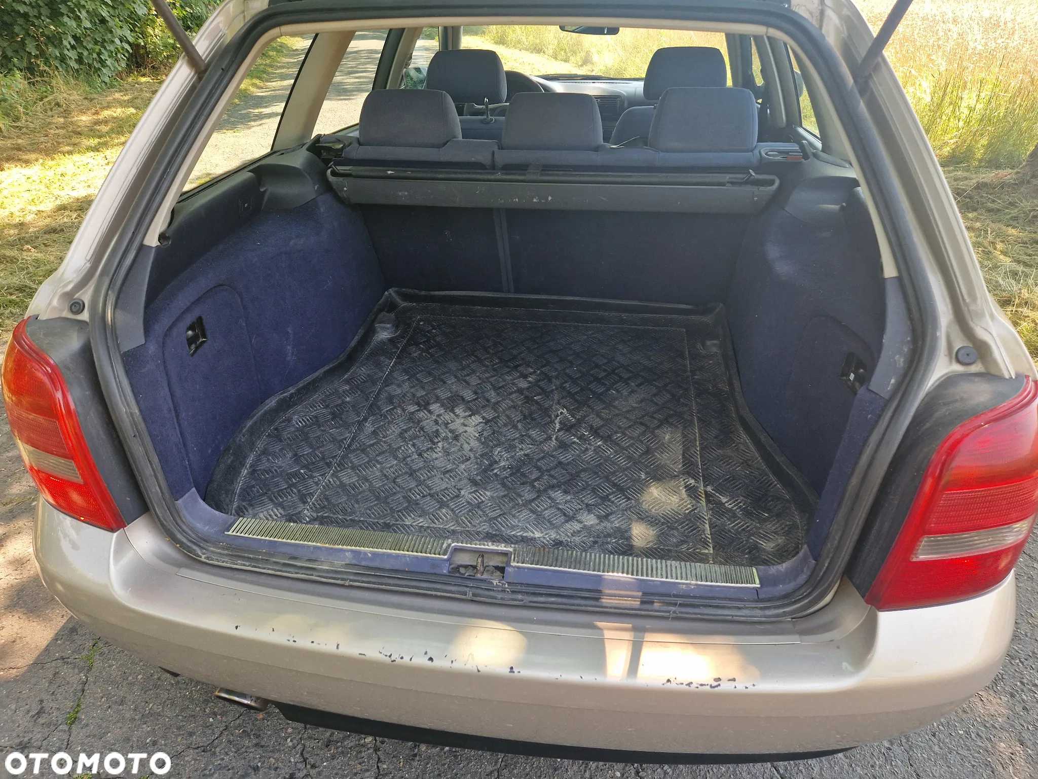 Audi A4 Avant 1.6 - 9