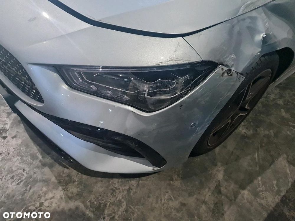 Mercedes-Benz CLA 180 AMG Line 7G-DCT - 23