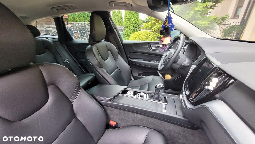 Volvo XC 60 D4 Momentum Pro - 20