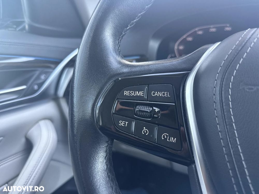 BMW Seria 5 530e xDrive Aut. - 13