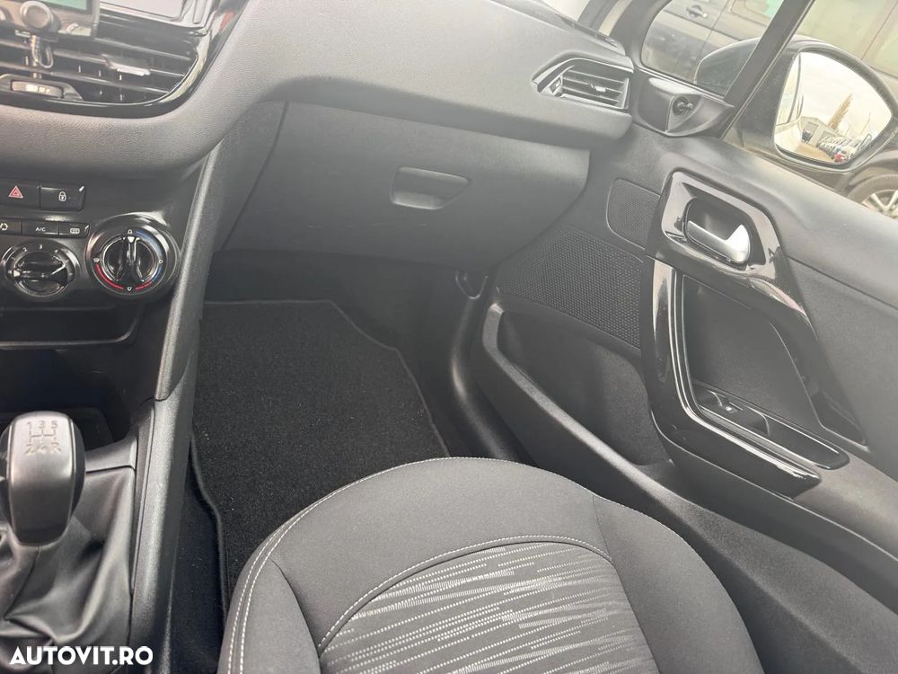 Peugeot 208 1.0 E Active - 11