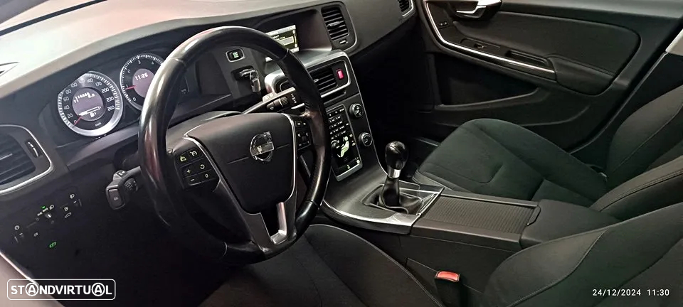 Volvo V60 1.6 D2 Drive Momentum Start/Stop - 10