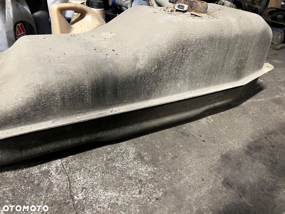 Zbiornik paliwa Nissan Navara d22 2.5dci - 2