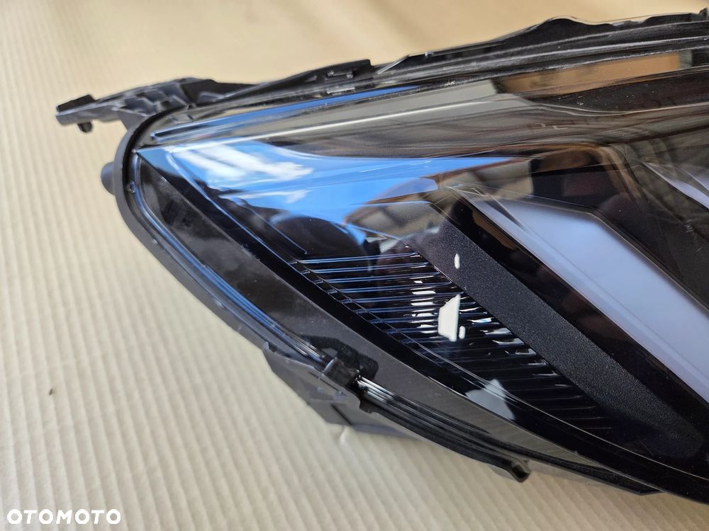 Lampa przednia prawa Full Led Peugeot 208 II 2008 II - 2