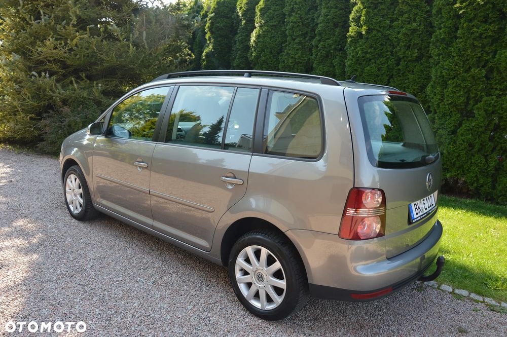 Volkswagen Touran - 5