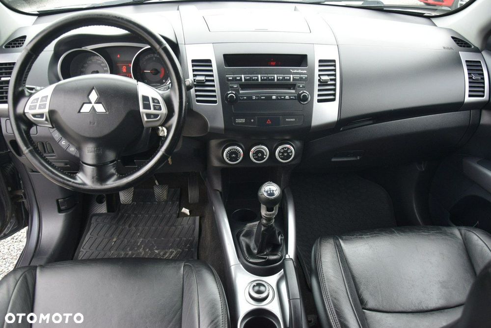 Mitsubishi Outlander 2.0 DI-D 4WD Inform - 24