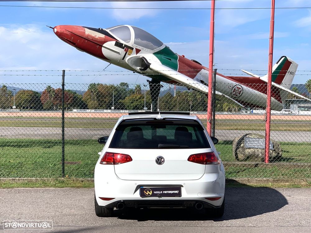 VW Golf 1.6 TDi R-Line - 4