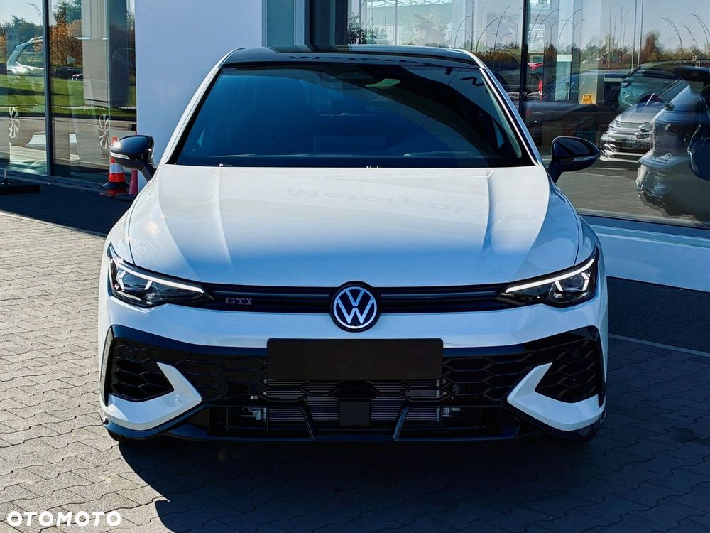 Volkswagen Golf - 2