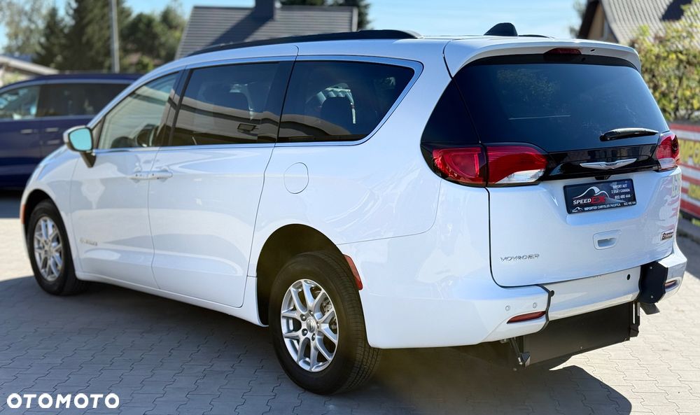 Chrysler Pacifica - 7