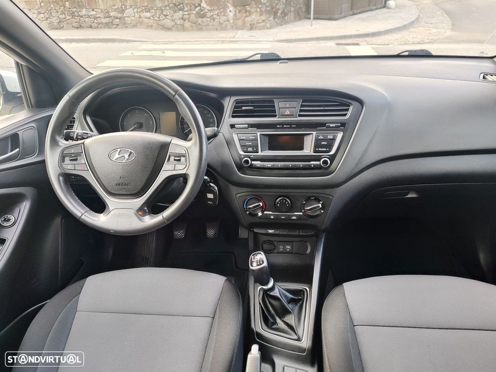 Hyundai i20 1.1 CRDi Access Plus - 9