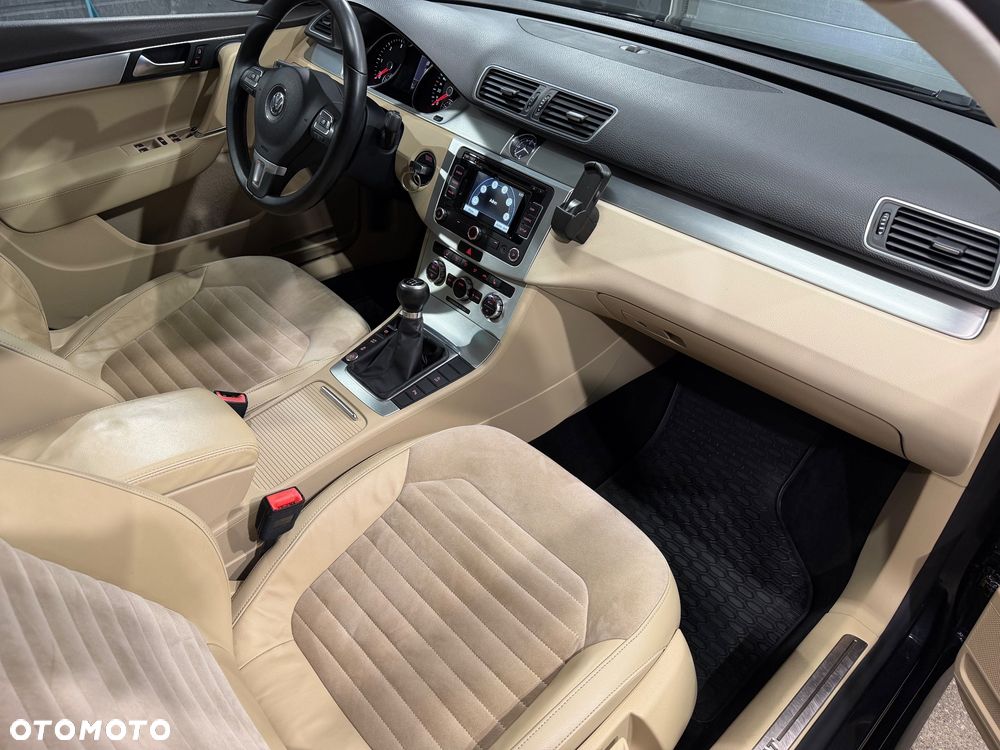 Volkswagen Passat - 23