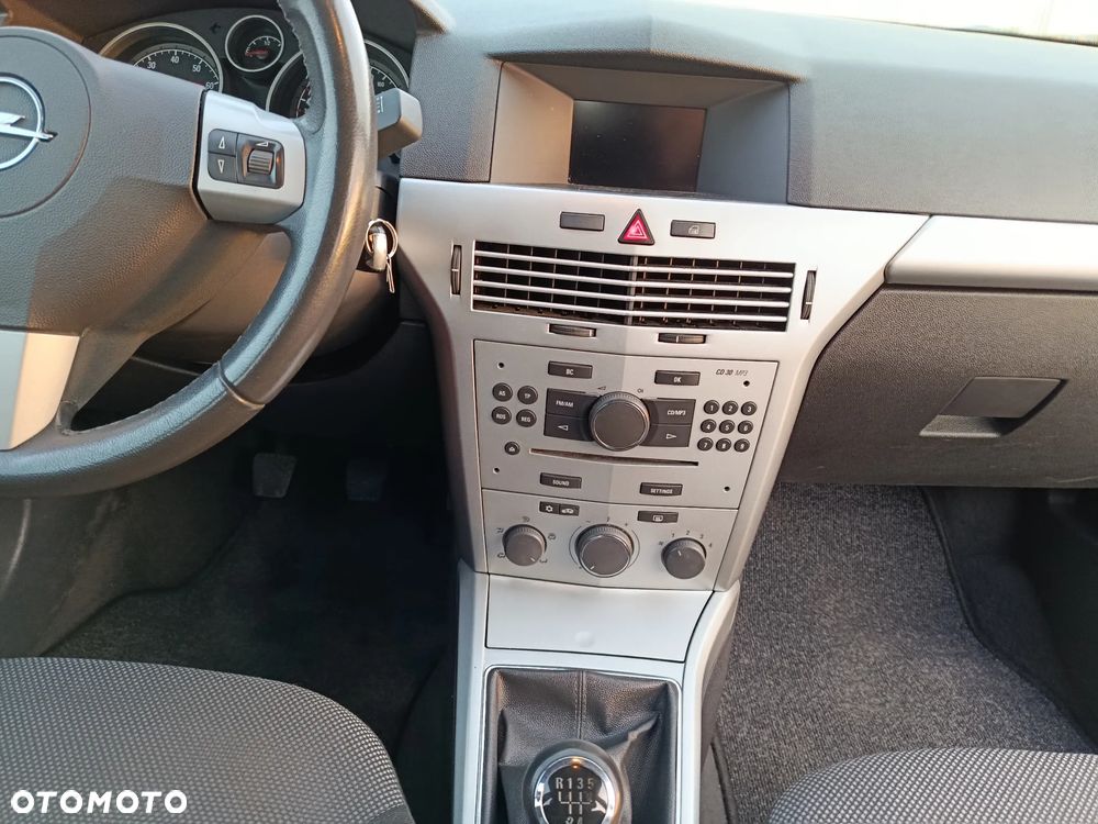 Opel Astra 1.6 Color Edition - 28