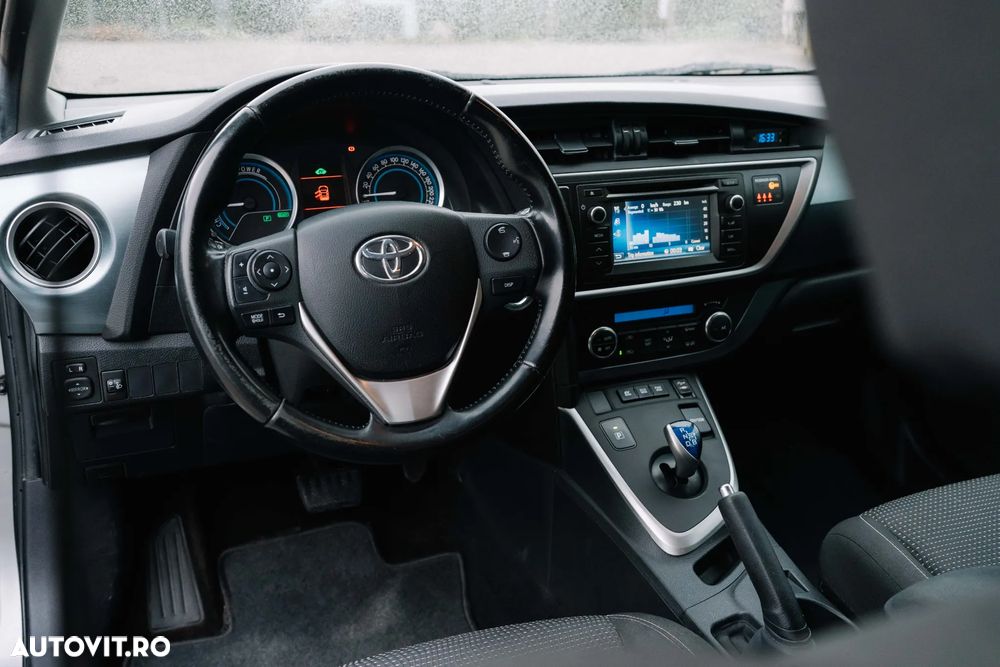 Toyota Auris - 12