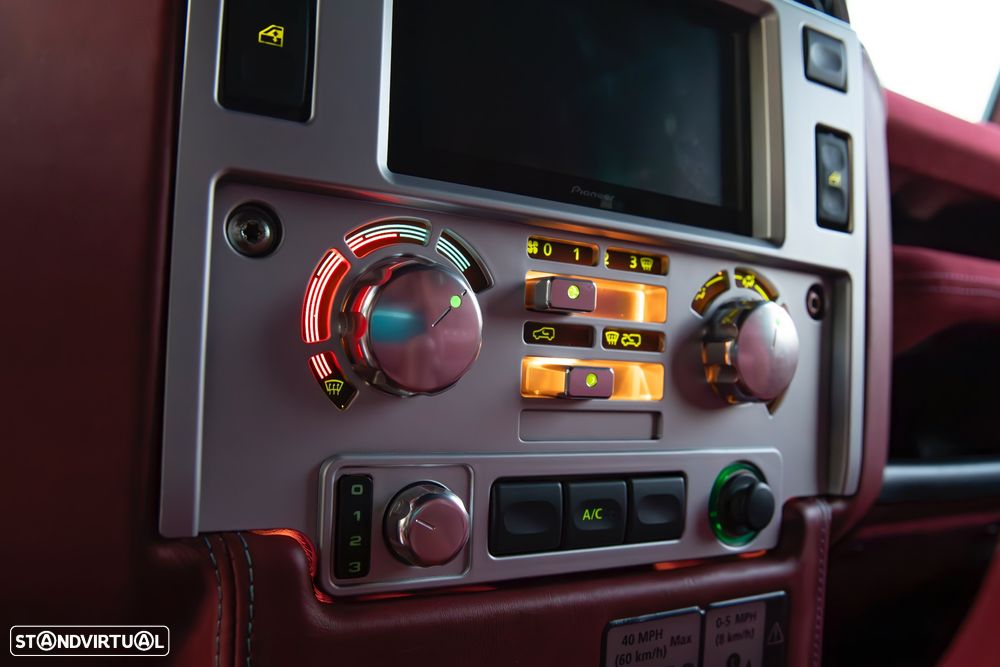 Land Rover Defender - 44