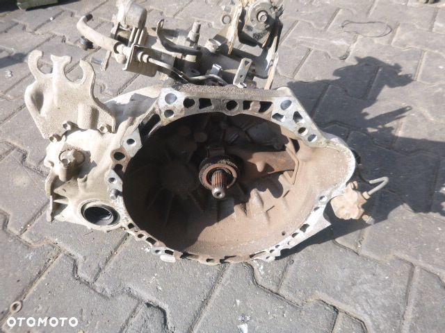 MANUALNA SKRZYNIA BIEGÓW TOYOTA COROLLA E12 1.4 16V - 11