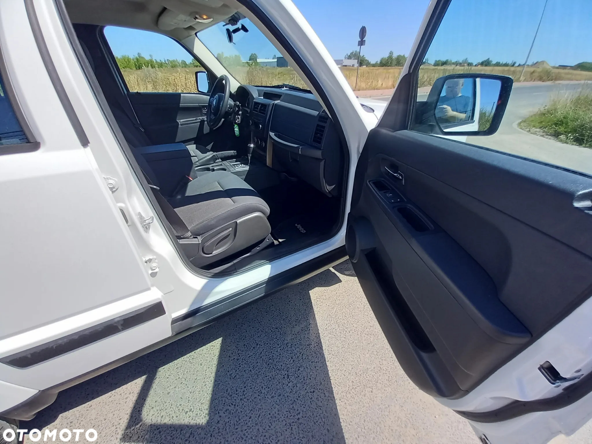 Jeep Liberty - 14