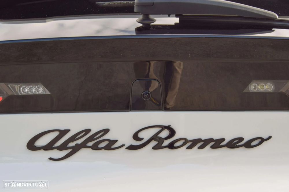 Alfa Romeo Junior 1.2 Sport Speciale eDCT6 - 41