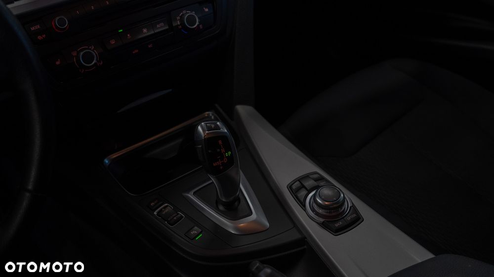 BMW Seria 3 318d - 20