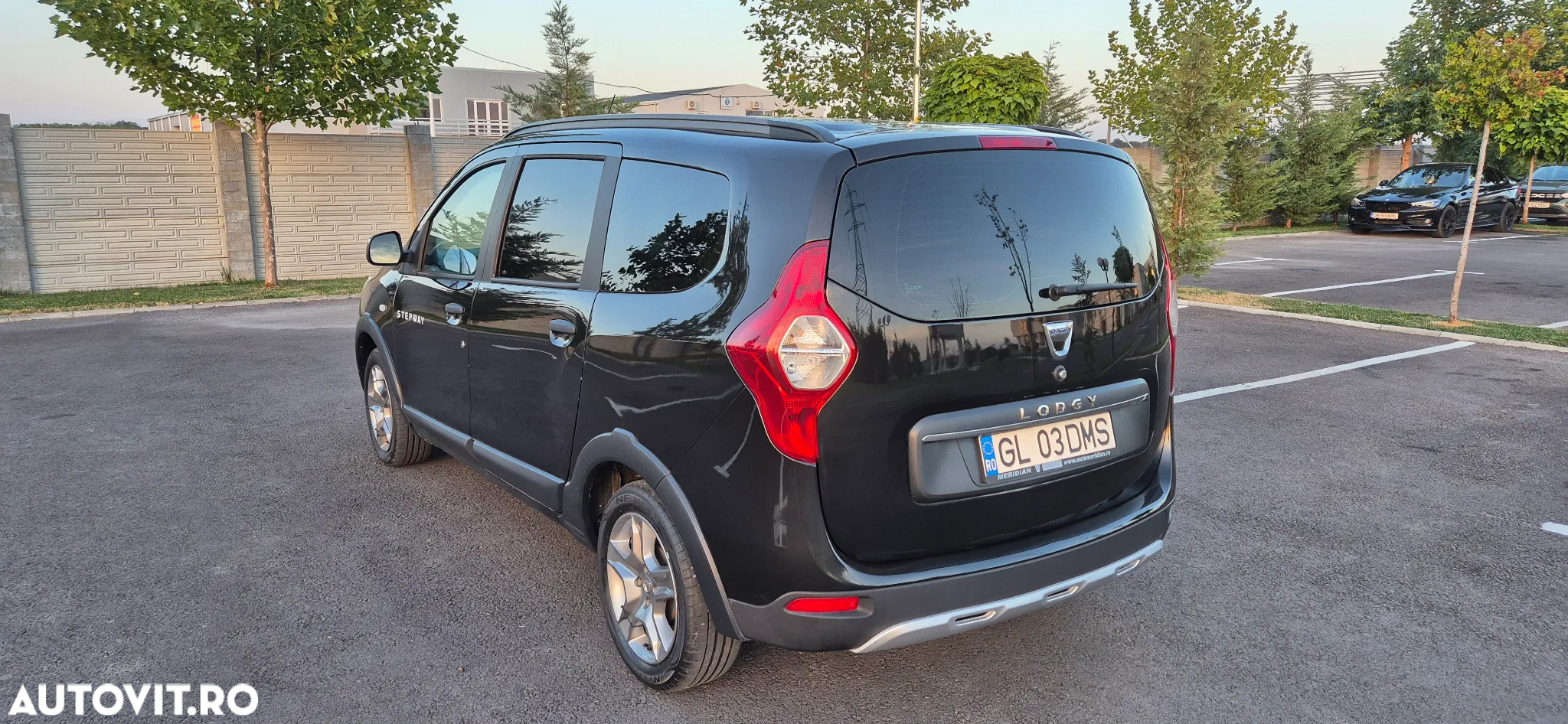 Dacia Lodgy 1.5 Blue dCi Stepway - 3