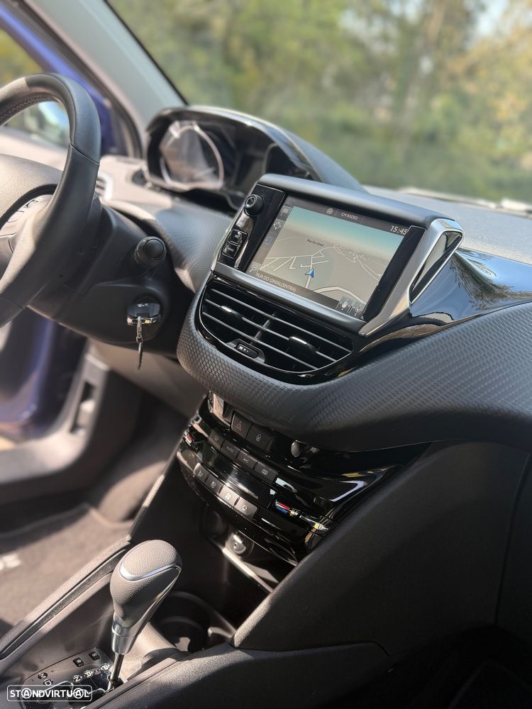 Peugeot 208 1.2 PureTech Allure EAT6 - 10