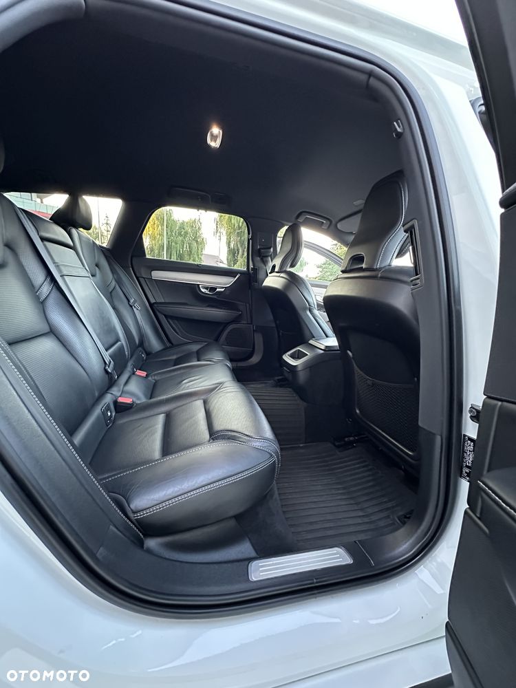 Volvo V90 D5 AWD R-Design - 25