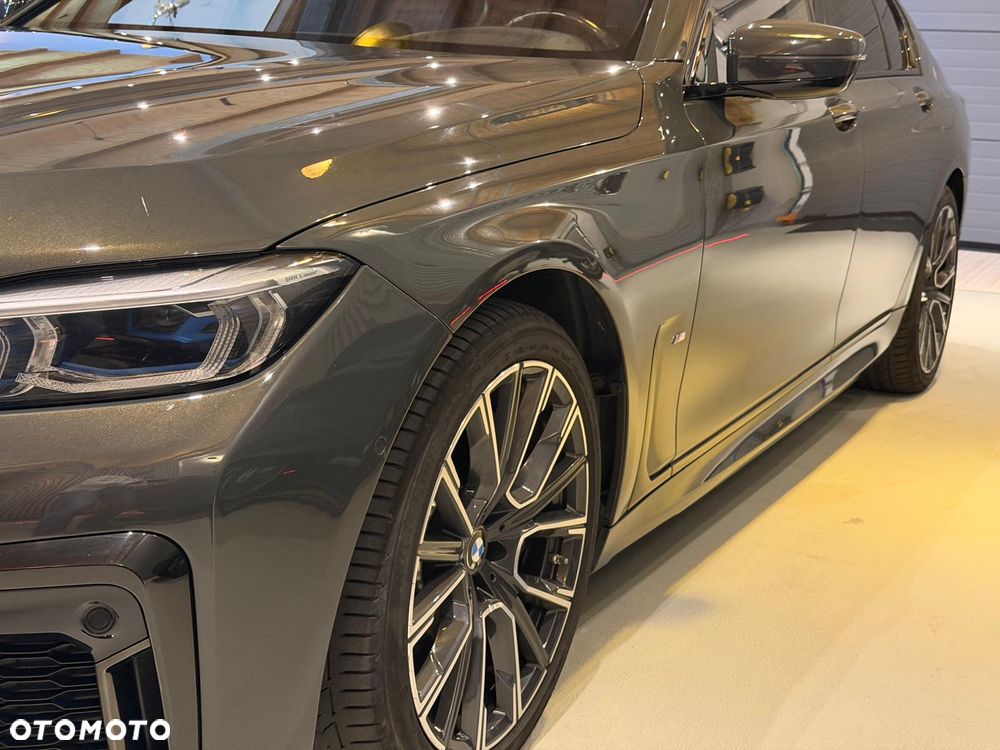 BMW Seria 7 750i xDrive - 30