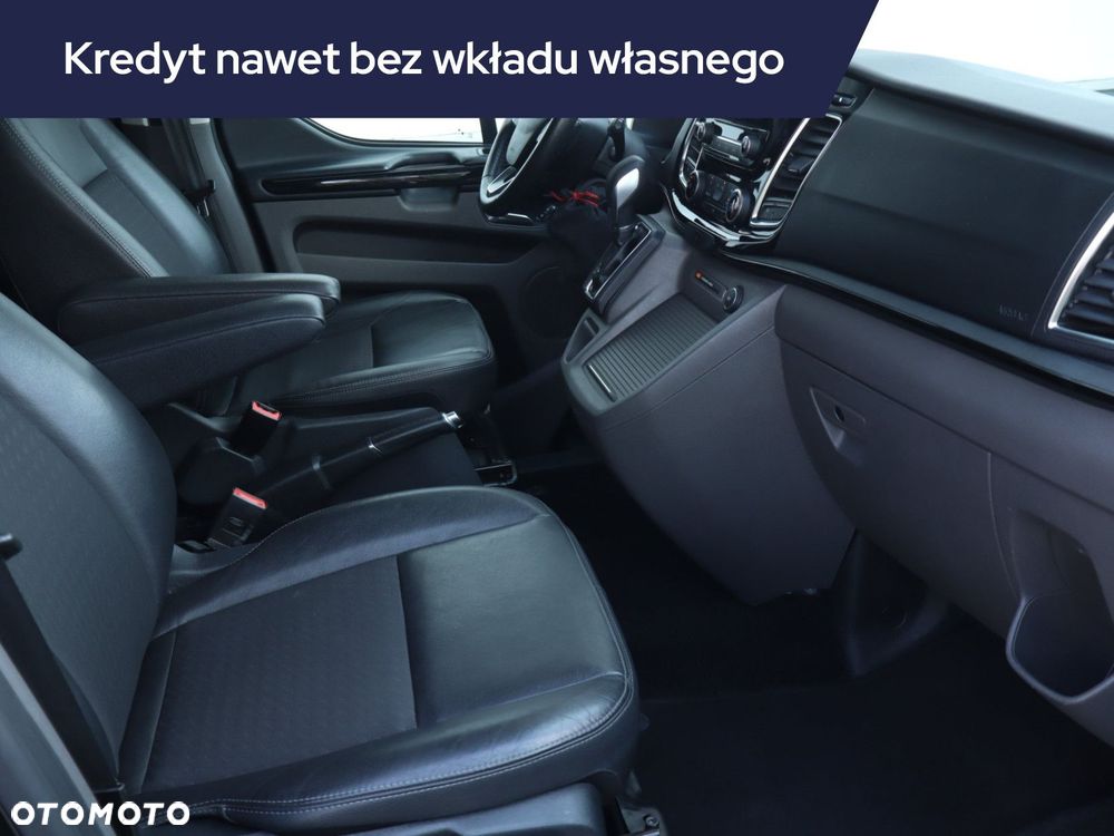 Ford Tourneo Custom - 11