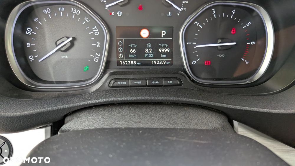 Peugeot Traveller 2.0 BlueHDi Standard Allure - 12