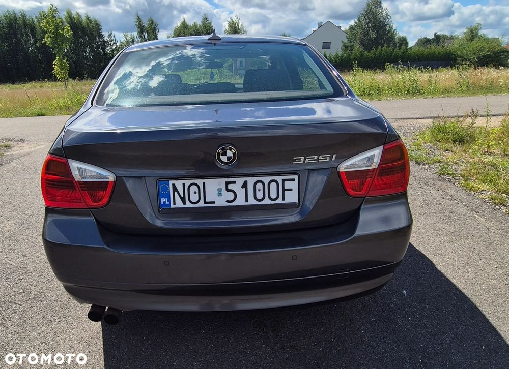 BMW Seria 3 325i - 3