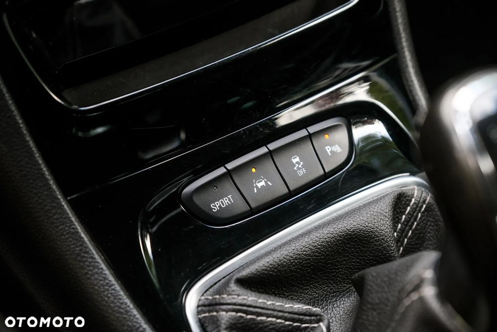 Opel Astra 1.4 Turbo Dynamic - 19
