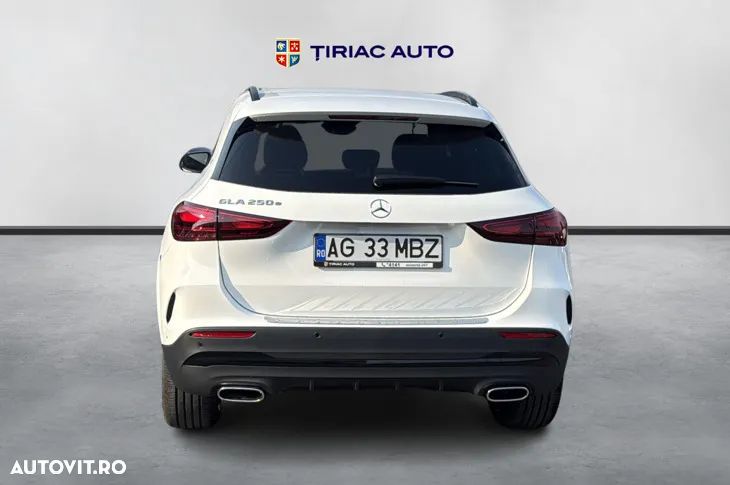 Mercedes-Benz GLA - 5